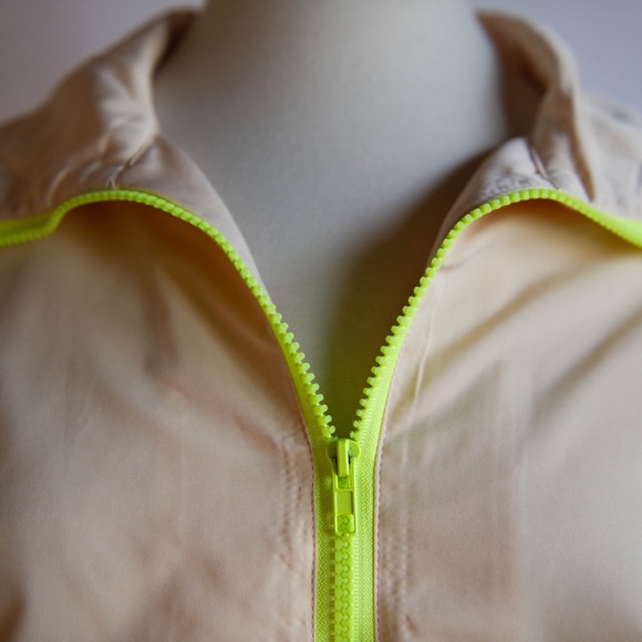 Code x Mode Funnel Neck Windbreaker Half Zip Drawstring Jacket in Nude & Neon - Picture 2 of 11